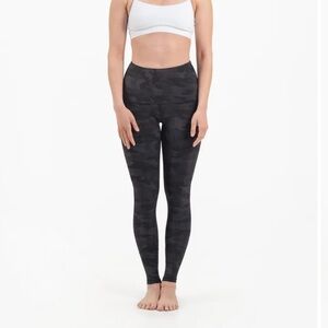 Sweetflexx Resistance Leggings Camo High Rise Women's Size 20 Yoga Gym Pants